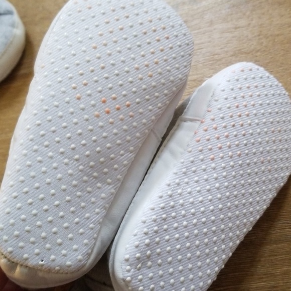 traded Baby Boy Baseball Crib Shoes - Picture 3 of 3